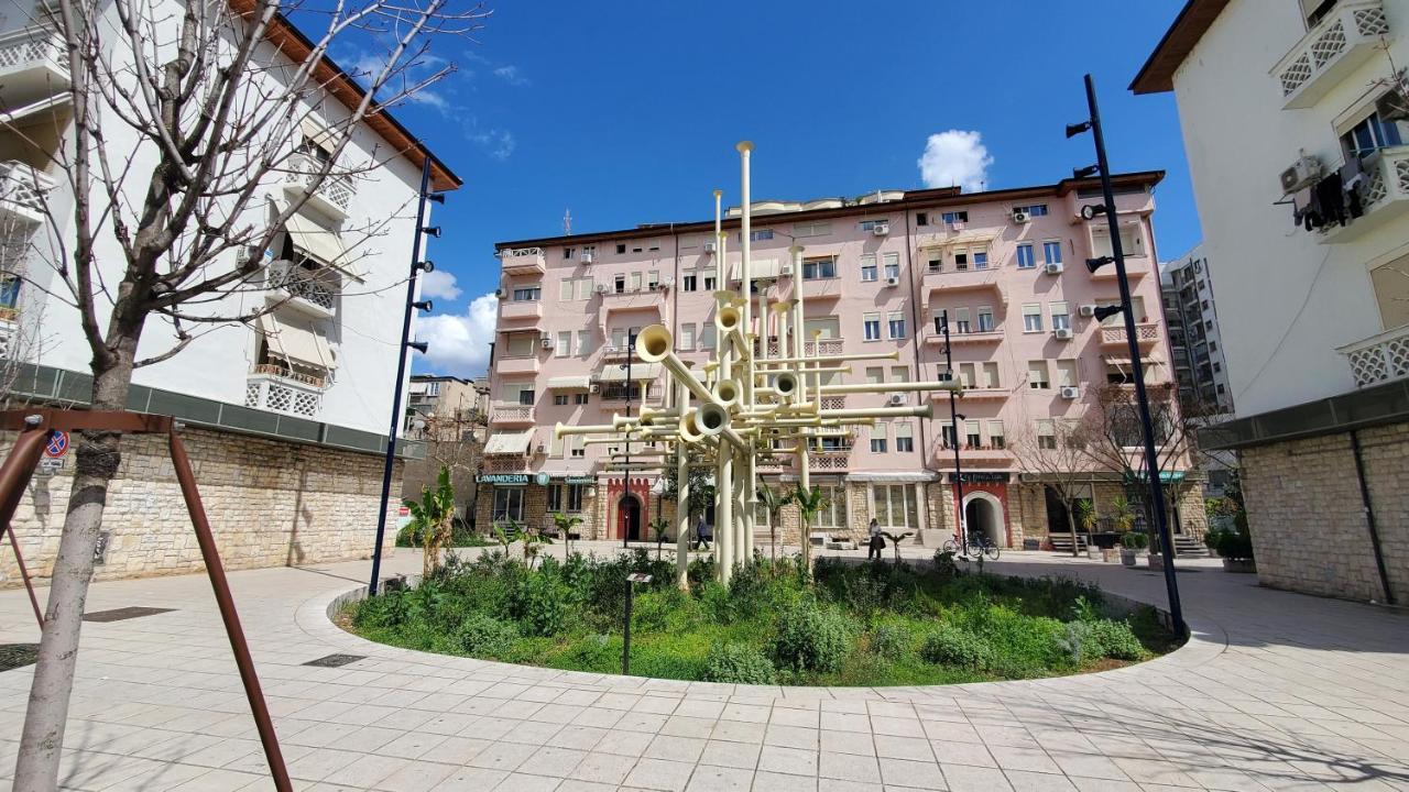Metropolitan Apartments - City Center Tirana Exteriör bild